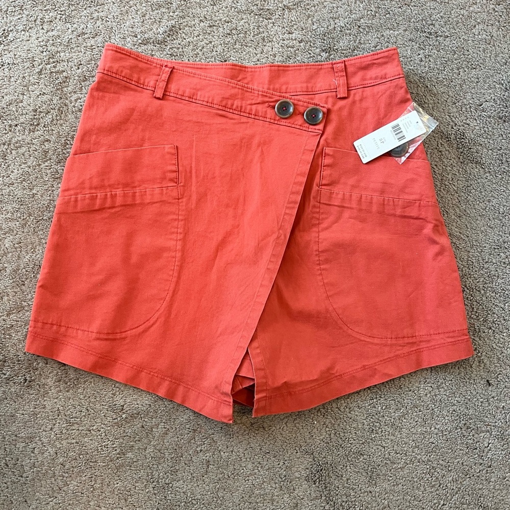 NWT 8P skort